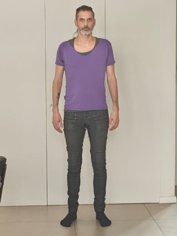 A picture taken
from further and zoomed in will look a lot better A full-body picture of Joost taken from further